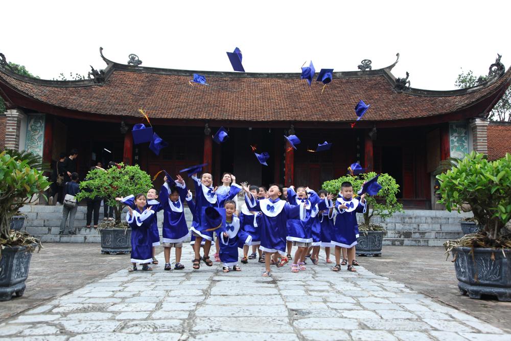 LẾ DÂNG HƯƠNG CỦA KHỐI MẪU GIÁO LỚN ( 5-6 TUỔI) - TRƯỜNG MẦM NON CỔ LOA - TẠI ĐỀN CỔ LOA