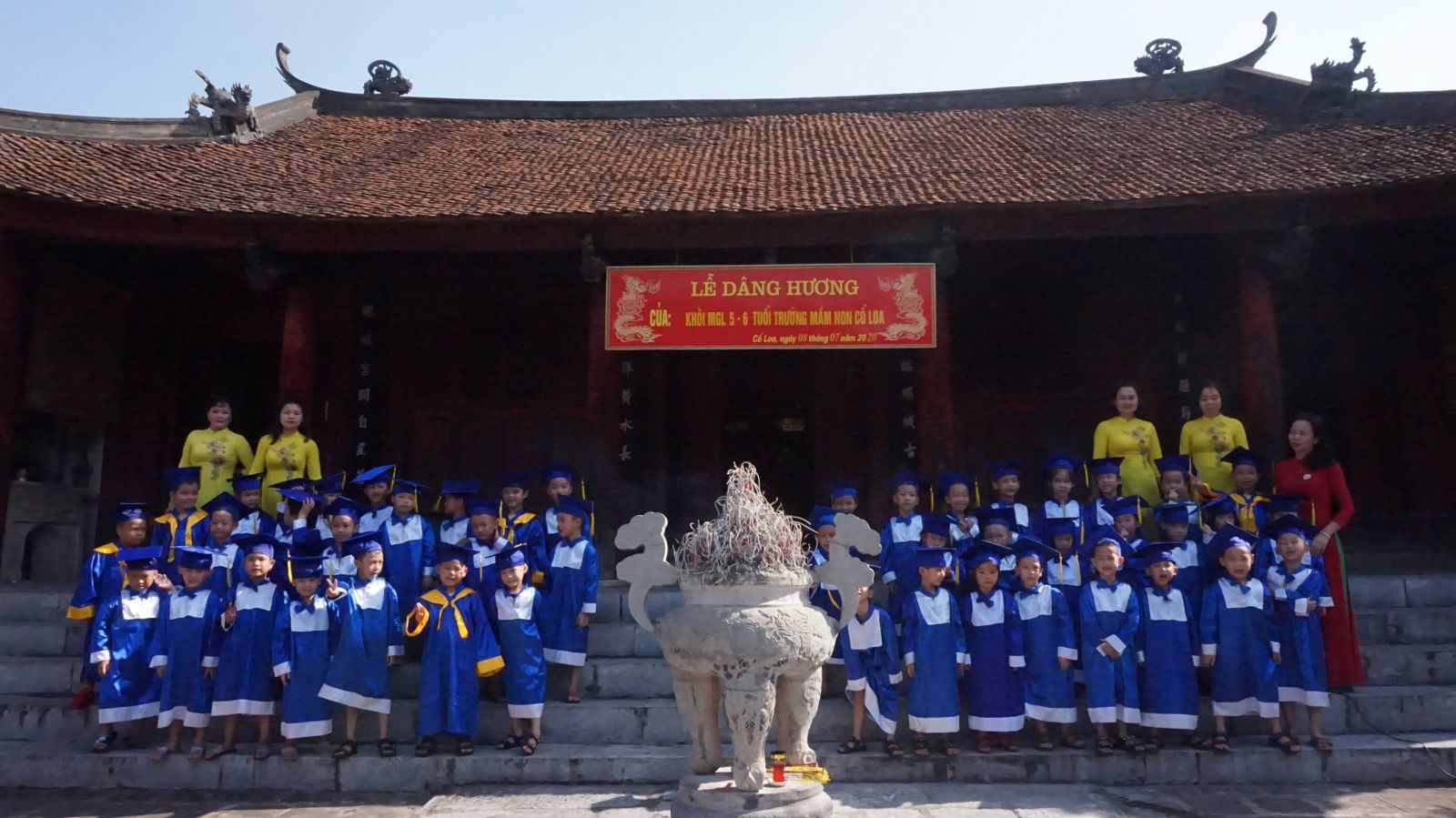 LẾ DÂNG HƯƠNG CỦA KHỐI MẪU GIÁO LỚN ( 5-6 TUỔI) - TRƯỜNG MẦM NON CỔ LOA - TẠI ĐỀN CỔ LOA