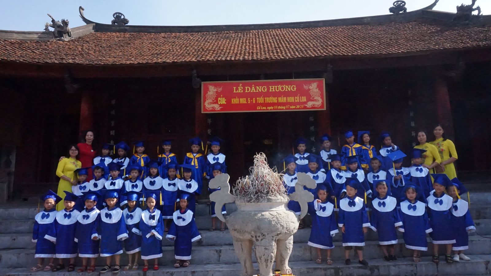 LẾ DÂNG HƯƠNG CỦA KHỐI MẪU GIÁO LỚN ( 5-6 TUỔI) - TRƯỜNG MẦM NON CỔ LOA - TẠI ĐỀN CỔ LOA
