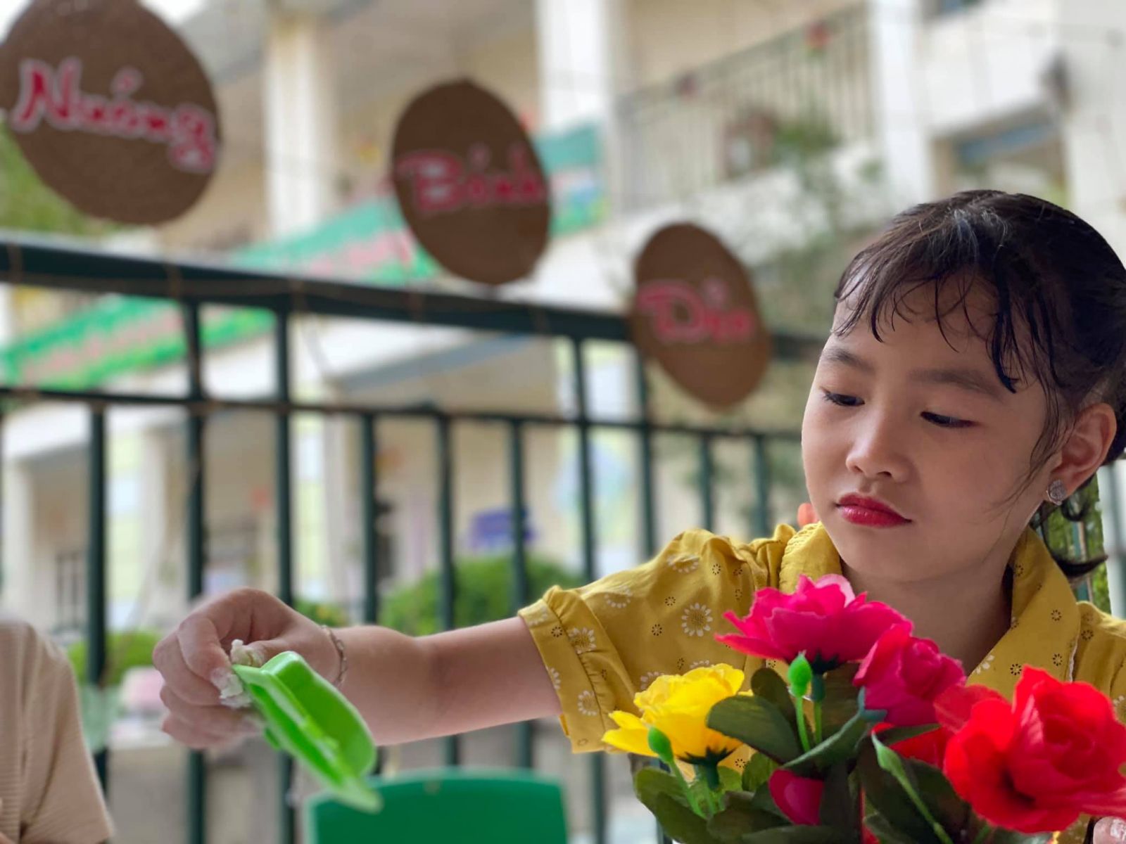 MÙA TRĂNG KỈ NIỆM ( LỄ TRAO QUÀ KHUYẾN HỌC VÀ VUI TRUNG THU CỦA CON CB-GV-NV TRƯỜNG MN CỔ LOA)