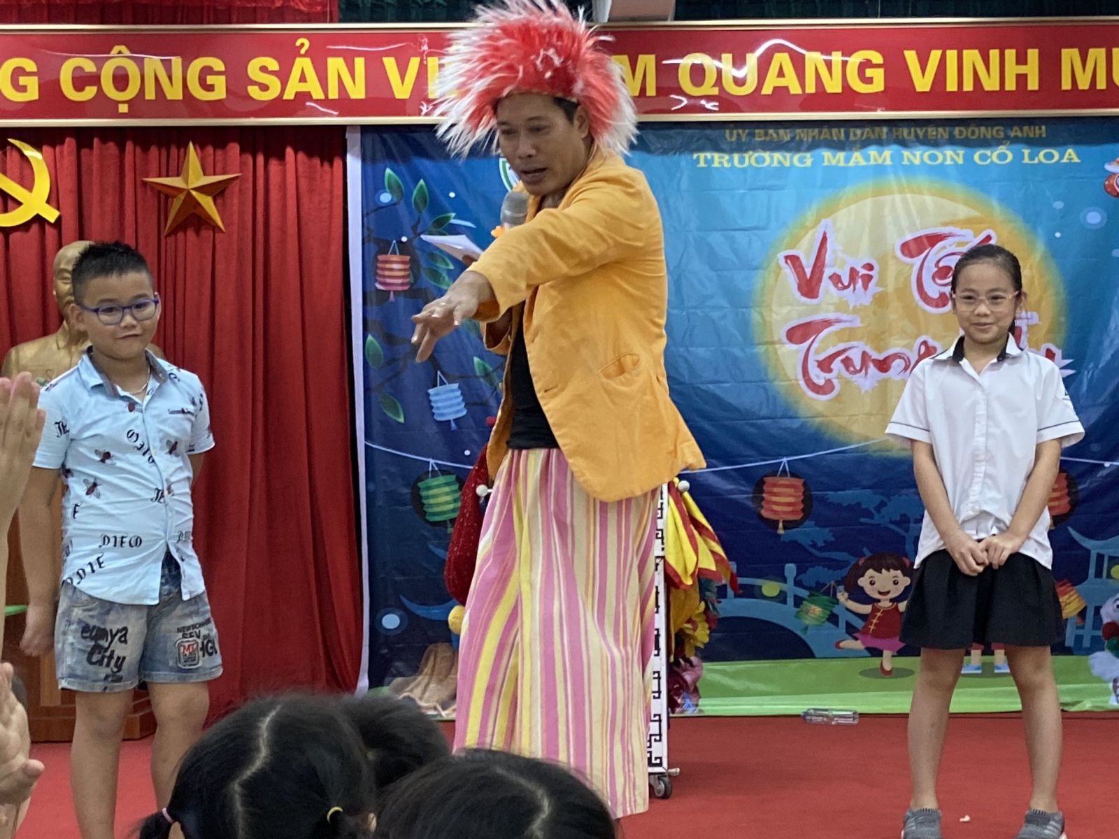 MÙA TRĂNG KỈ NIỆM ( LỄ TRAO QUÀ KHUYẾN HỌC VÀ VUI TRUNG THU CỦA CON CB-GV-NV TRƯỜNG MN CỔ LOA)