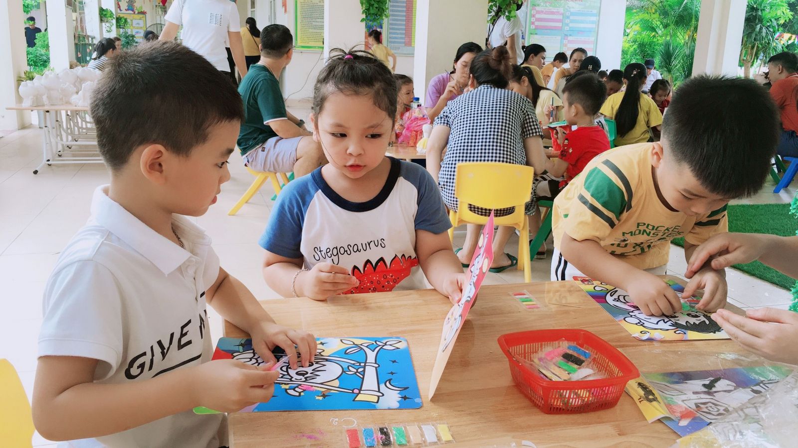 MÙA TRĂNG KỈ NIỆM ( LỄ TRAO QUÀ KHUYẾN HỌC VÀ VUI TRUNG THU CỦA CON CB-GV-NV TRƯỜNG MN CỔ LOA)