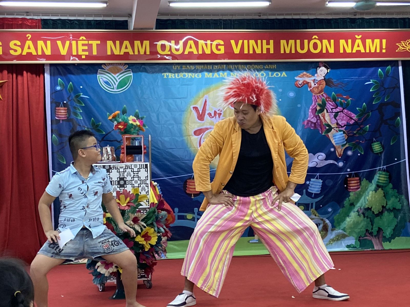 MÙA TRĂNG KỈ NIỆM ( LỄ TRAO QUÀ KHUYẾN HỌC VÀ VUI TRUNG THU CỦA CON CB-GV-NV TRƯỜNG MN CỔ LOA)