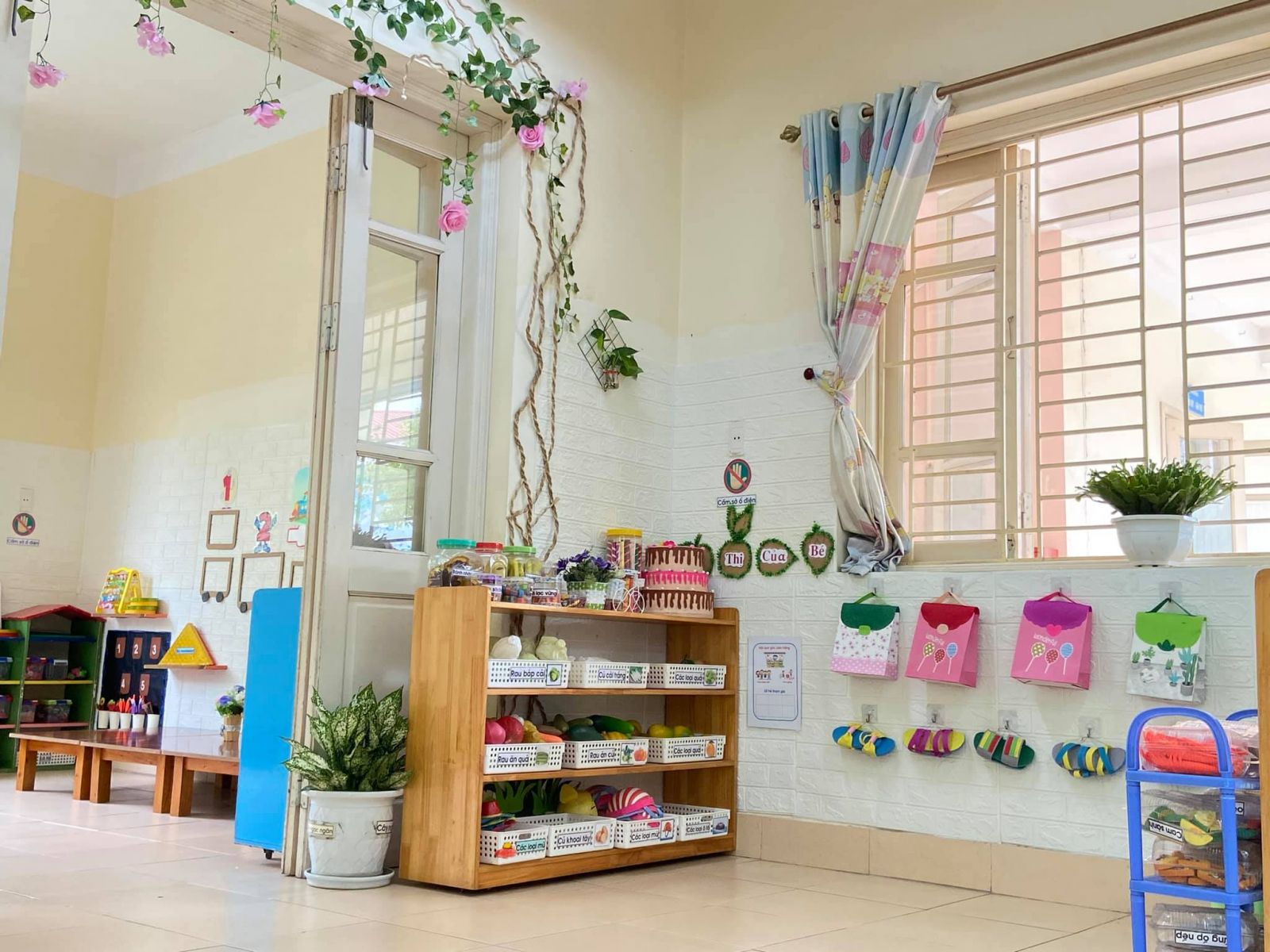 TRƯỜNG MẦM NON CỔ LOA CHUẨN BỊ MÔI TRƯỜNG LỚP HỌC SẴN SÀNG CHO NĂM HỌC MỚI!