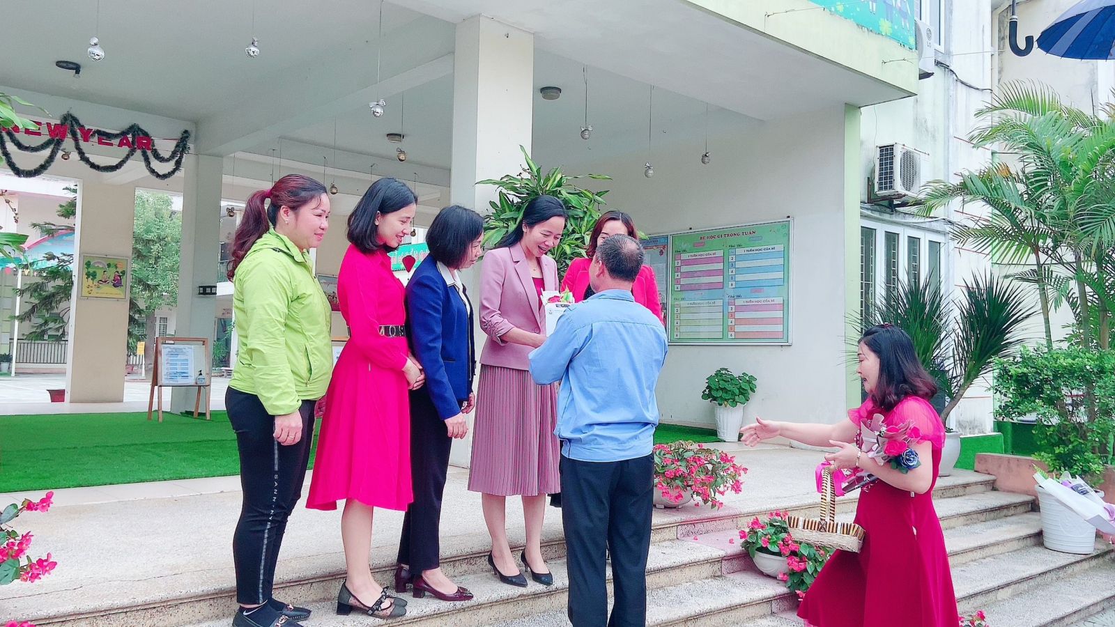 CHÀO MỪNG NGÀY QUỐC TẾ PHỤ NỮ 8/3/1910 - 8/3/2021