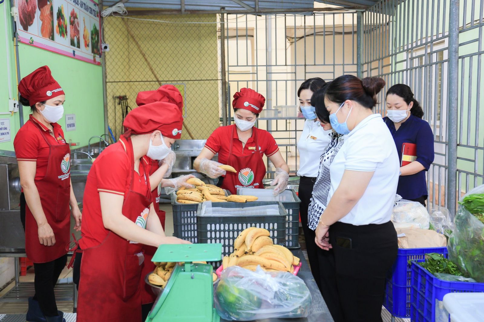 TRƯỜNG MẦM NON CỔ LOA TỔ CHỨC KIẾN TẬP HUYỆN CHUYÊN ĐỀ “ ĐỔI MỚI HÌNH THỨC TỔ CHỨC TRONG HOẠT ĐỘNG  PHÁT TRIỂN THẨM MỸ VÀ CÔNG TÁC CHĂM SÓC NUÔI DƯỠNG ” NĂM HỌC 2020-2021
