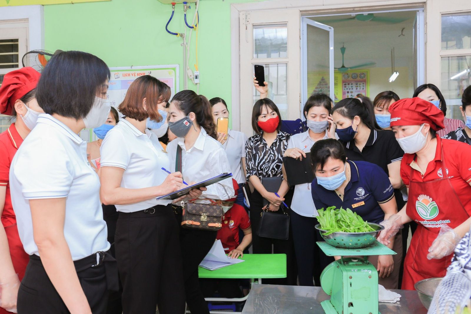 TRƯỜNG MẦM NON CỔ LOA TỔ CHỨC KIẾN TẬP HUYỆN CHUYÊN ĐỀ “ ĐỔI MỚI HÌNH THỨC TỔ CHỨC TRONG HOẠT ĐỘNG  PHÁT TRIỂN THẨM MỸ VÀ CÔNG TÁC CHĂM SÓC NUÔI DƯỠNG ” NĂM HỌC 2020-2021
