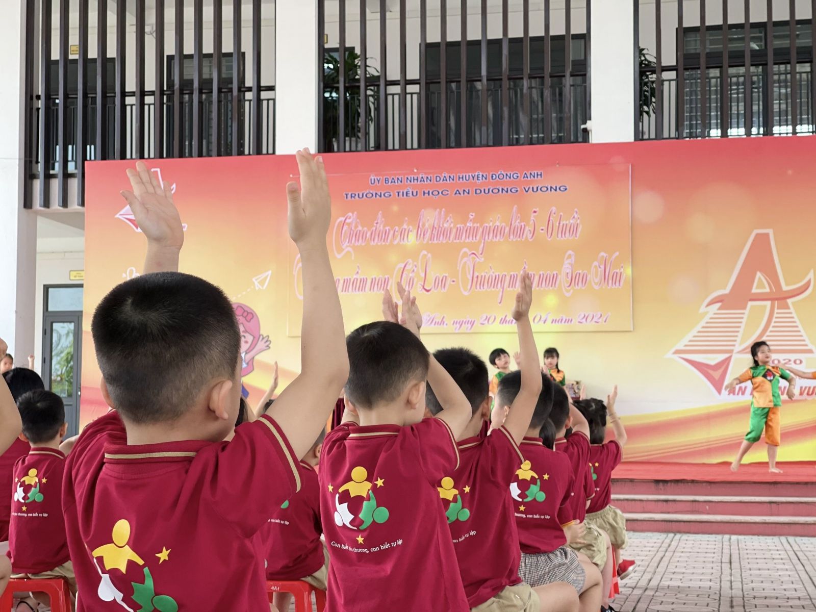 HOẠT ĐỘNG TRẢI NGHIỆM “ HÀNH TRANG CHO BÉ VÀO LỚP 1”