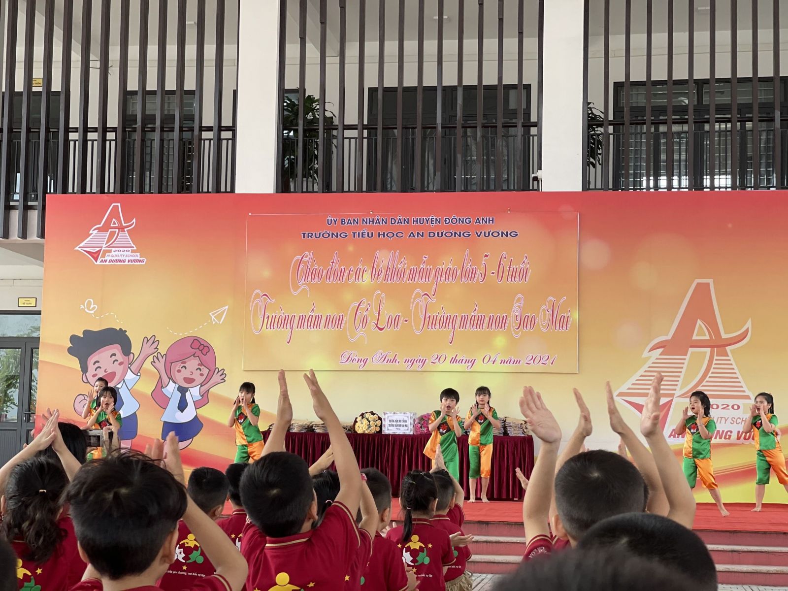 HOẠT ĐỘNG TRẢI NGHIỆM “ HÀNH TRANG CHO BÉ VÀO LỚP 1”