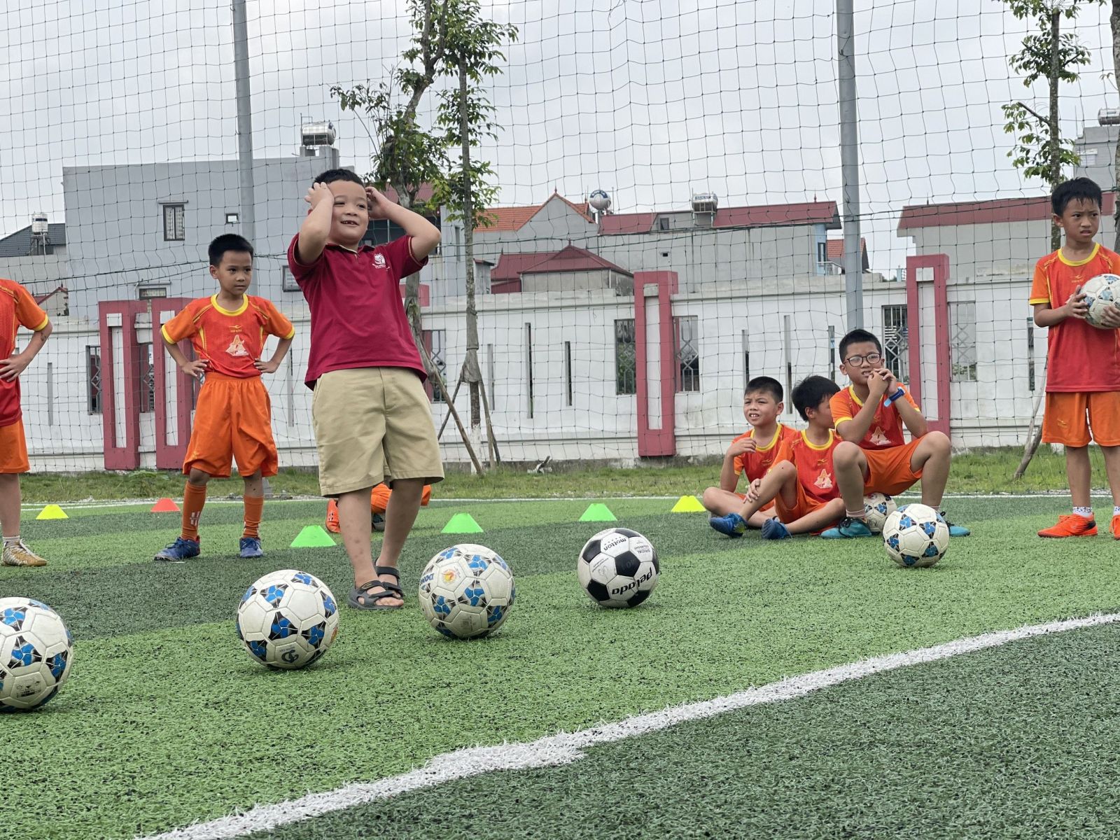 HOẠT ĐỘNG TRẢI NGHIỆM “ HÀNH TRANG CHO BÉ VÀO LỚP 1”