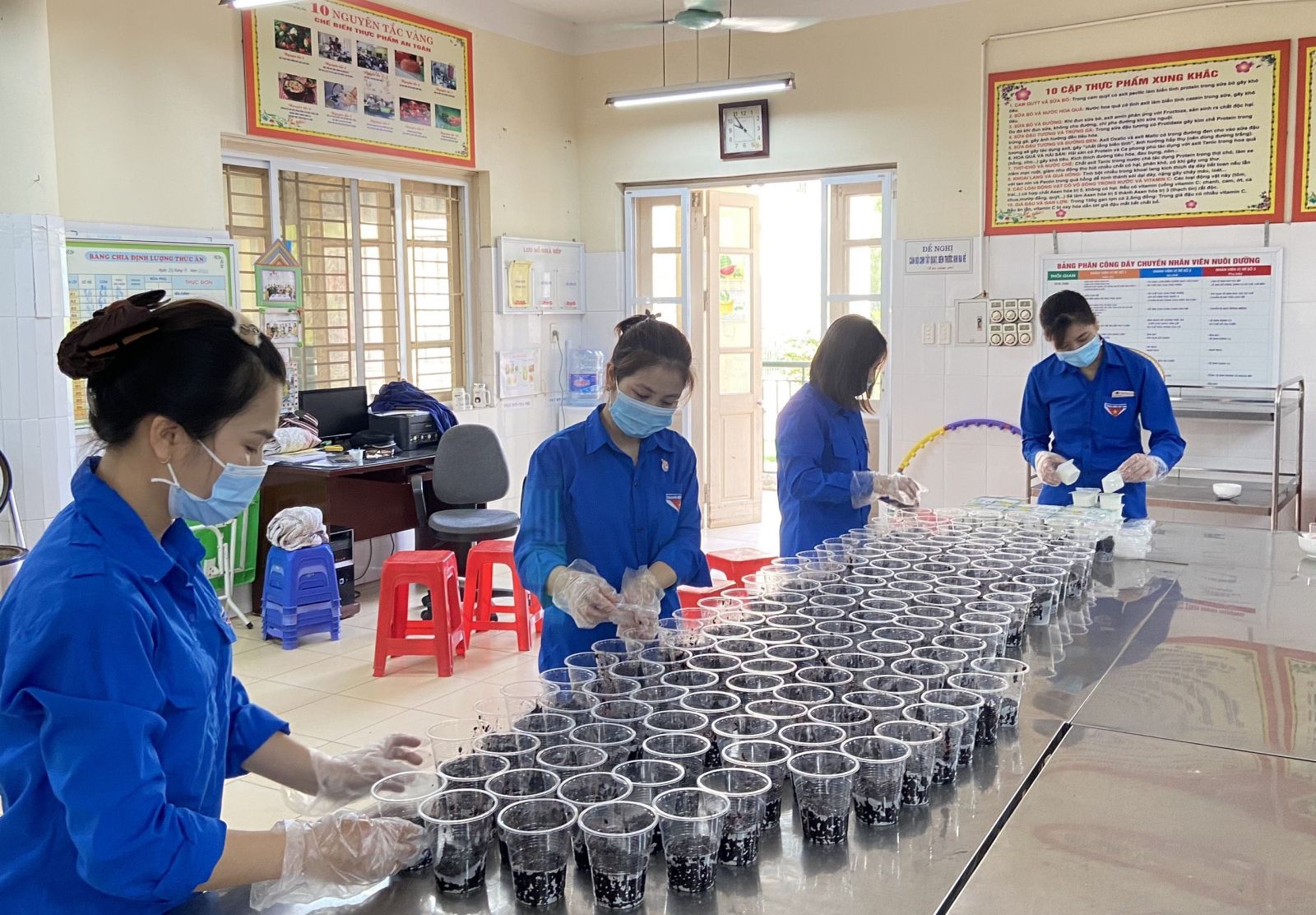 TRƯỜNG MẦM NON CỔ LOA CHUNG TAY QUYẾT TÂM PHÒNG CHỐNG DỊCH BỆNH COVID 19 VÀ TUYÊN TRUYỀN, HƯỞNG ỨNG CHO NGÀY BẦU CỬ CÁC CẤP NHIỆM KỲ 2021 – 2026.