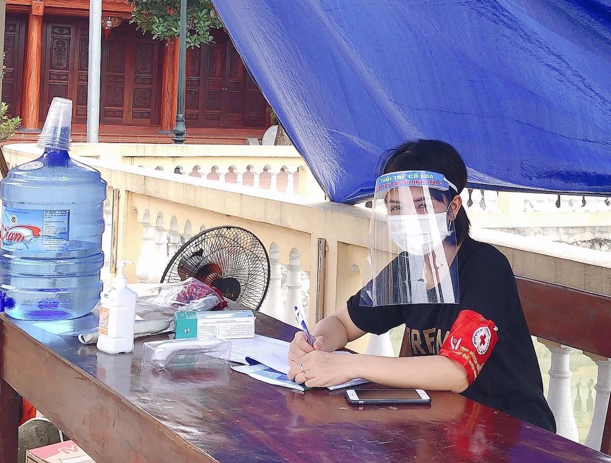 CÔ GIÁO MÙA DỊCH
