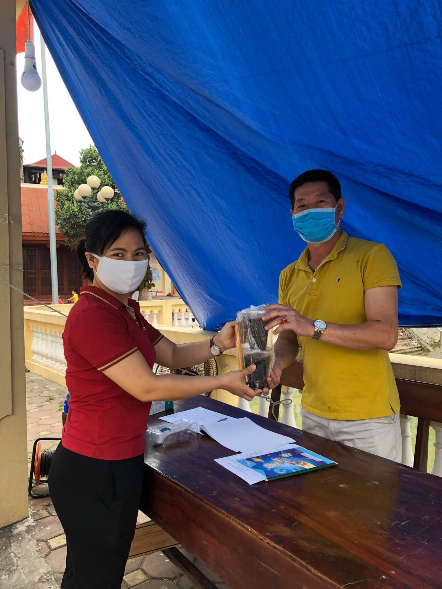 CÔ GIÁO MÙA DỊCH