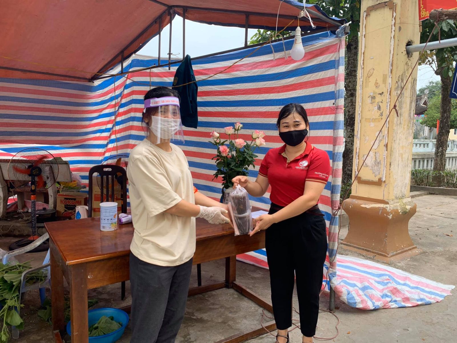 CÔ GIÁO MÙA DỊCH
