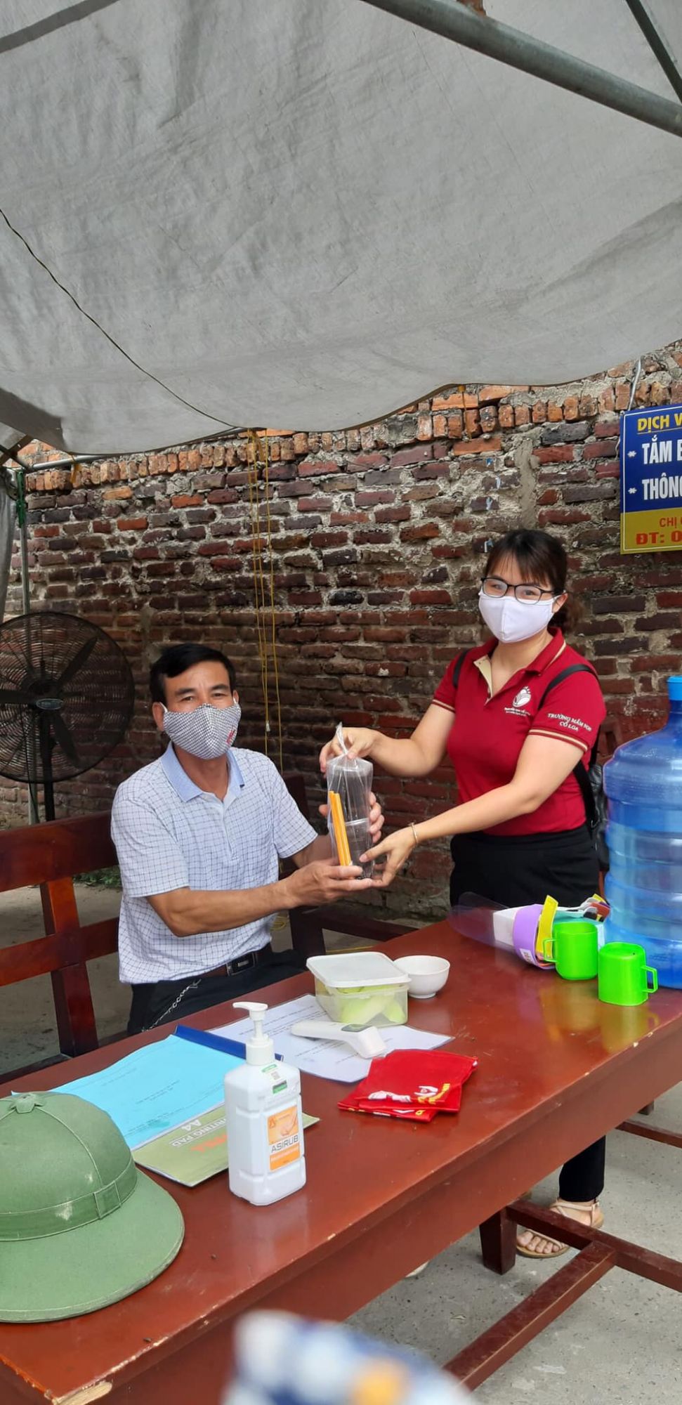 CÔ GIÁO MÙA DỊCH