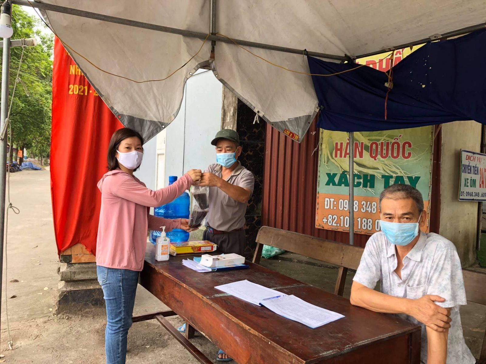CÔ GIÁO MÙA DỊCH