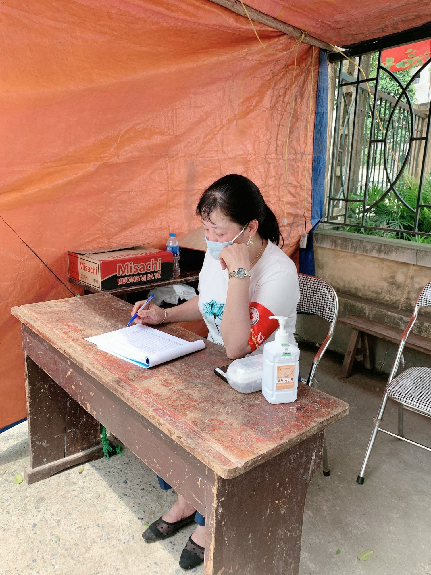 CÔ GIÁO MÙA DỊCH