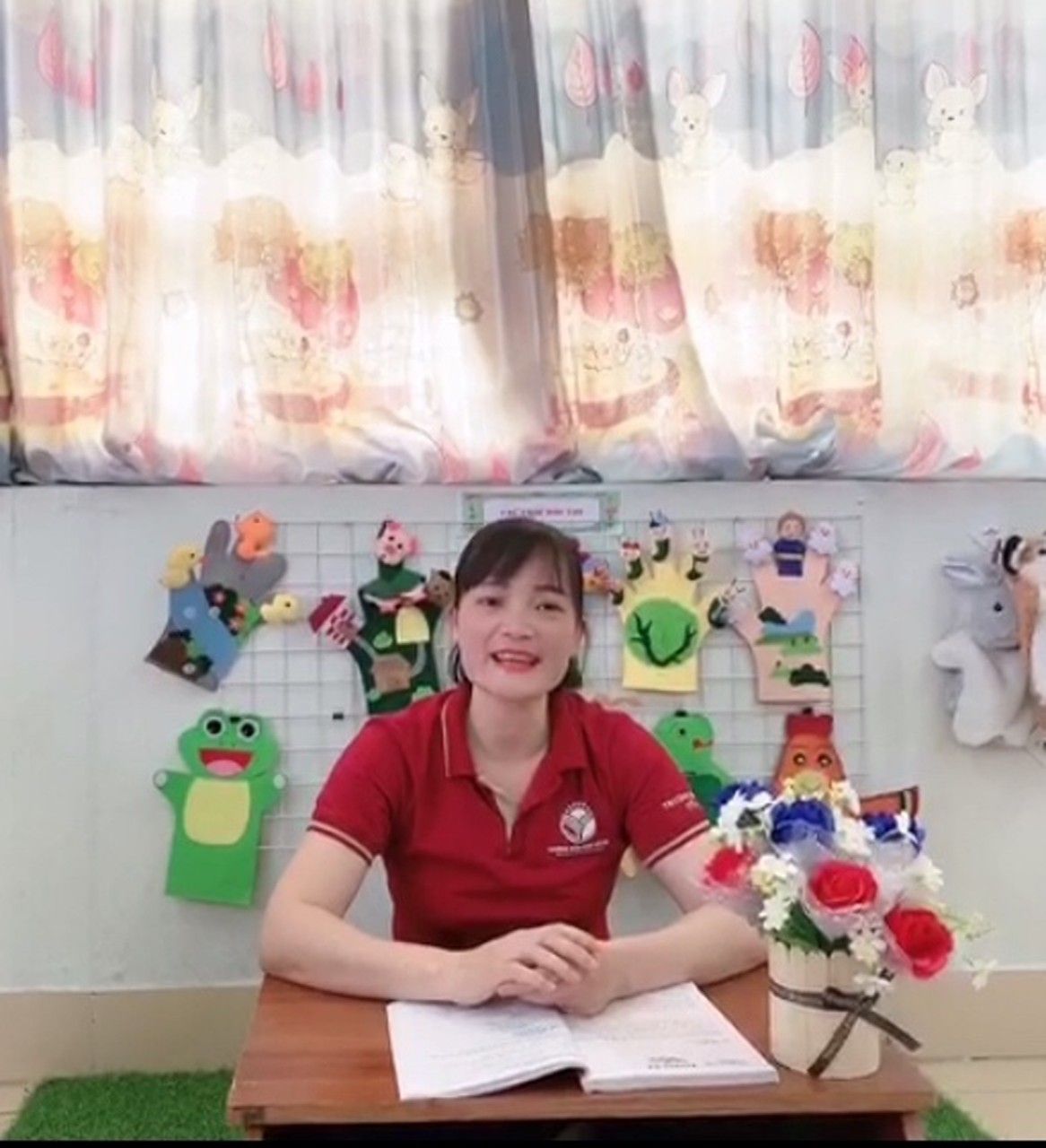 CÔ GIÁO MÙA DỊCH