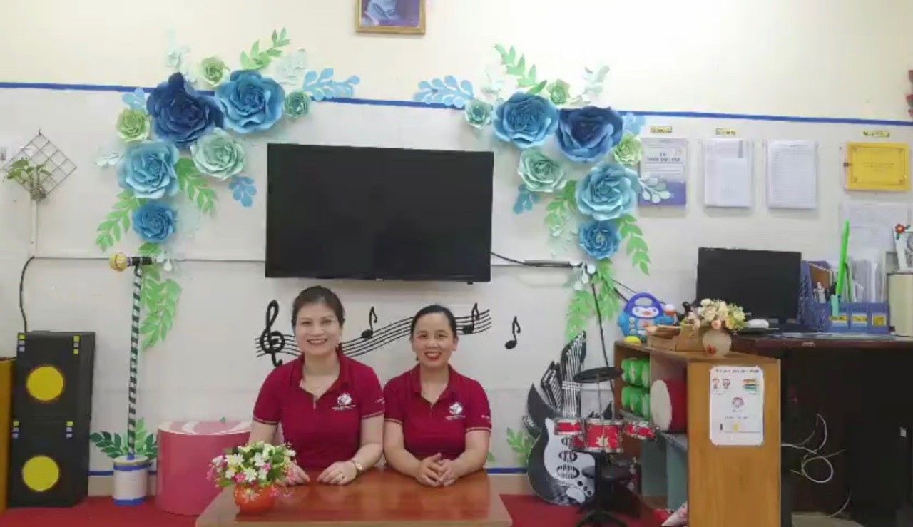 CÔ GIÁO MÙA DỊCH