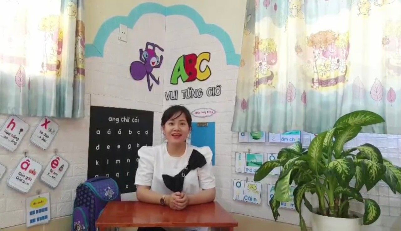 CÔ GIÁO MÙA DỊCH
