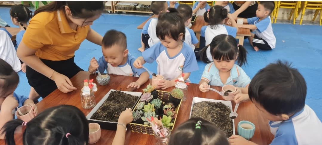 CHÀO MỪNG NGÀY PHỤ NỮ VIỆT NAM 20/10 VỚI HOẠT ĐỘNG TRẢI NGHIỆM: “MẦM CÂY YÊU THƯƠNG” TẠI TRƯỜNG MẦM NON CỔ LOA