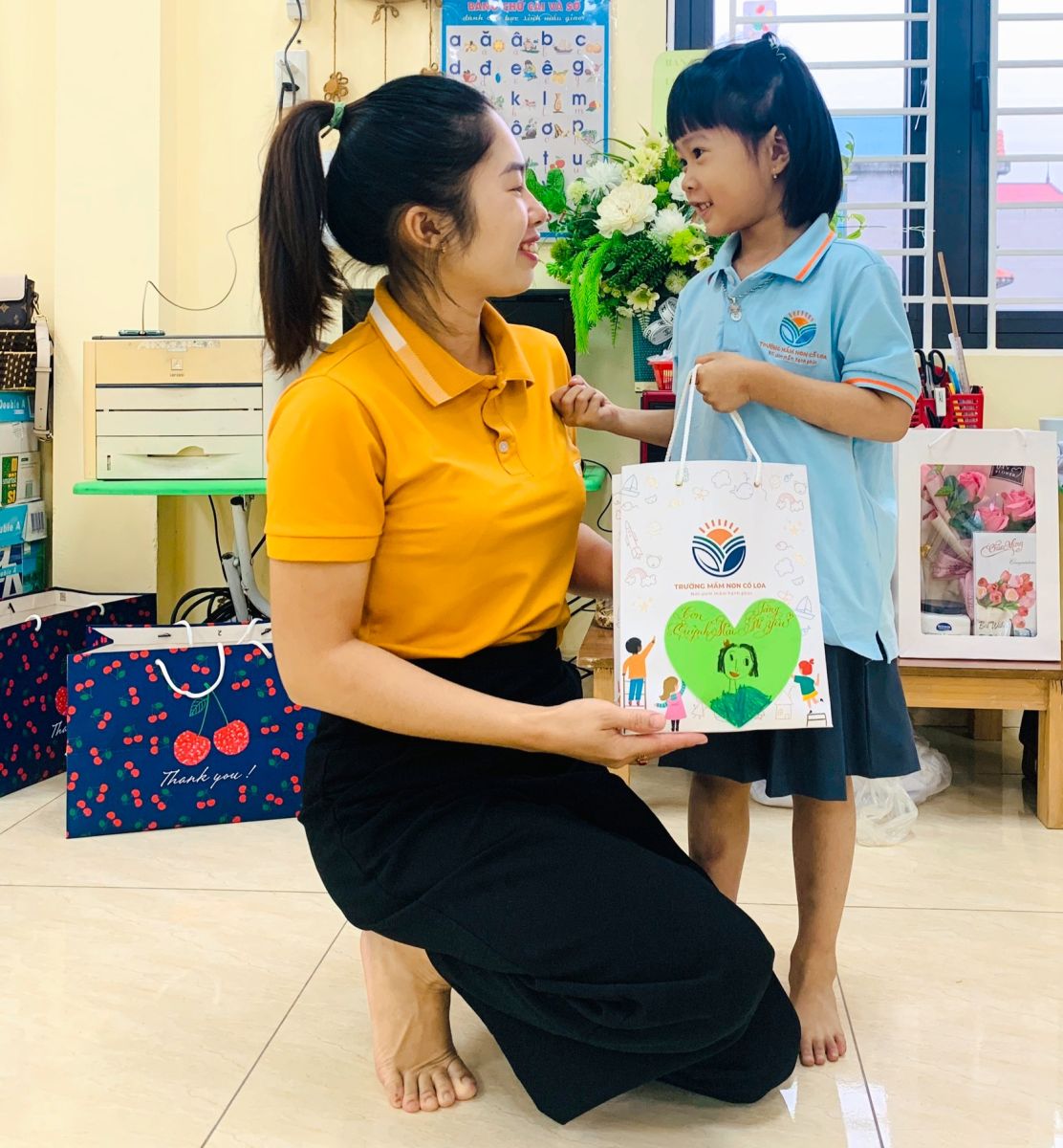 CHÀO MỪNG NGÀY PHỤ NỮ VIỆT NAM 20/10 VỚI HOẠT ĐỘNG TRẢI NGHIỆM: “MẦM CÂY YÊU THƯƠNG” TẠI TRƯỜNG MẦM NON CỔ LOA