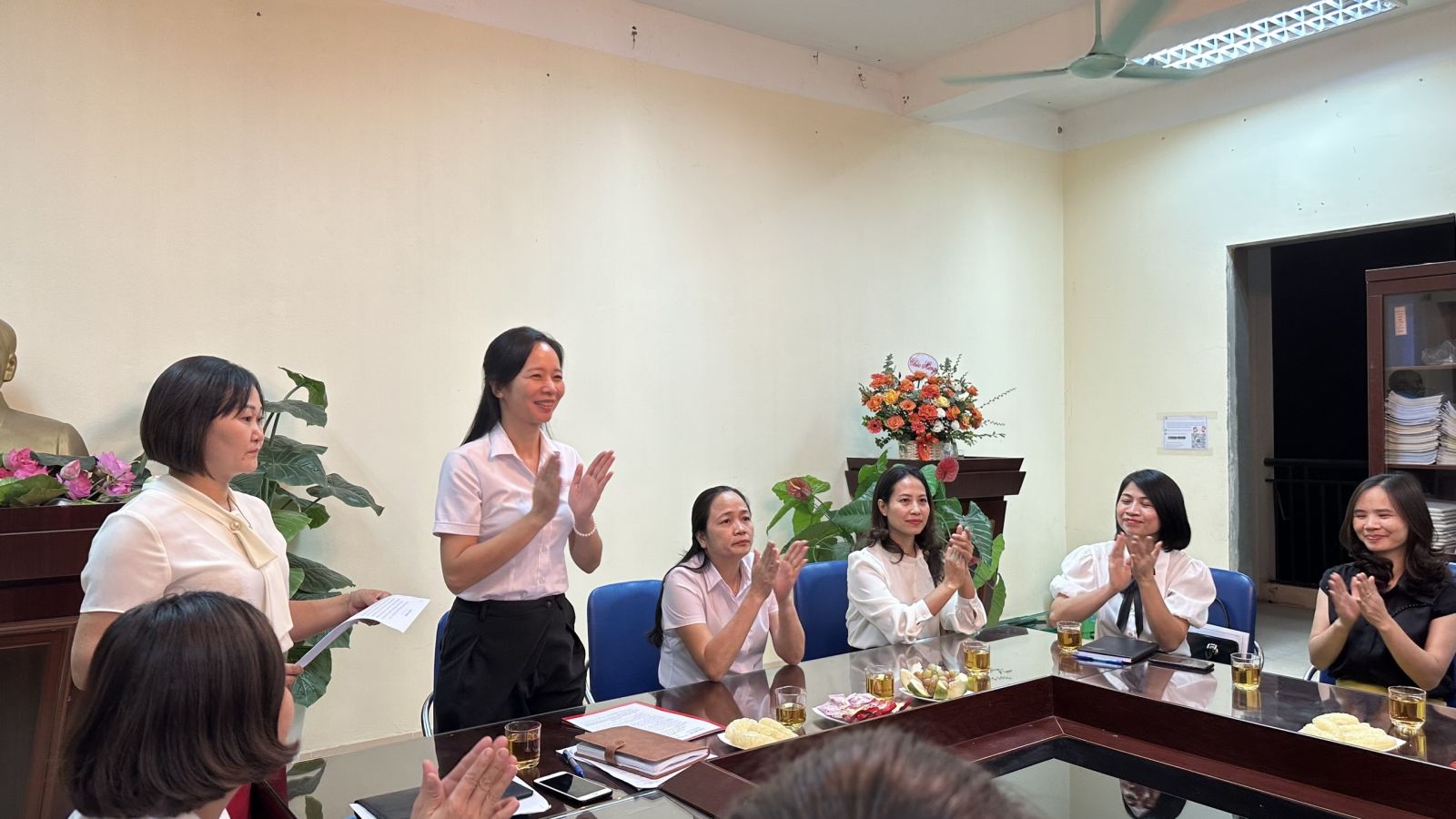 TRƯỜNG MẦM NON CỔ LOA LONG TRỌNG TỔ CHỨC HỘI NGHỊ CHÀO ĐÓN ĐỒNG CHÍ TÂN PHÓ HIỆU TRƯỞNG: "ĐÀO THỊ KIM YẾN"