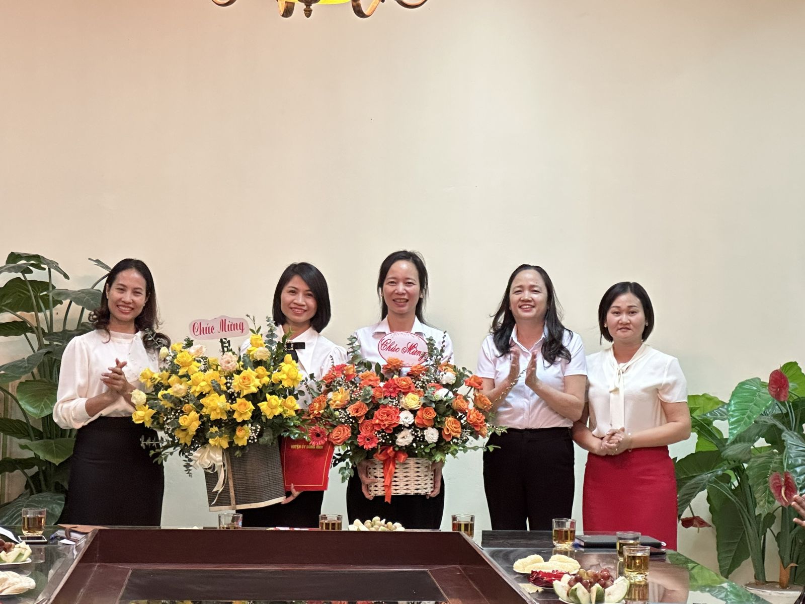 TRƯỜNG MẦM NON CỔ LOA LONG TRỌNG TỔ CHỨC HỘI NGHỊ CHÀO ĐÓN ĐỒNG CHÍ TÂN PHÓ HIỆU TRƯỞNG: "ĐÀO THỊ KIM YẾN"