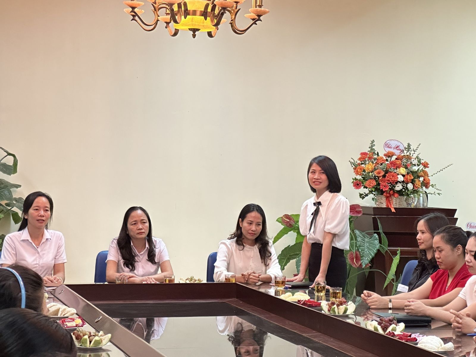 TRƯỜNG MẦM NON CỔ LOA LONG TRỌNG TỔ CHỨC HỘI NGHỊ CHÀO ĐÓN ĐỒNG CHÍ TÂN PHÓ HIỆU TRƯỞNG: "ĐÀO THỊ KIM YẾN"