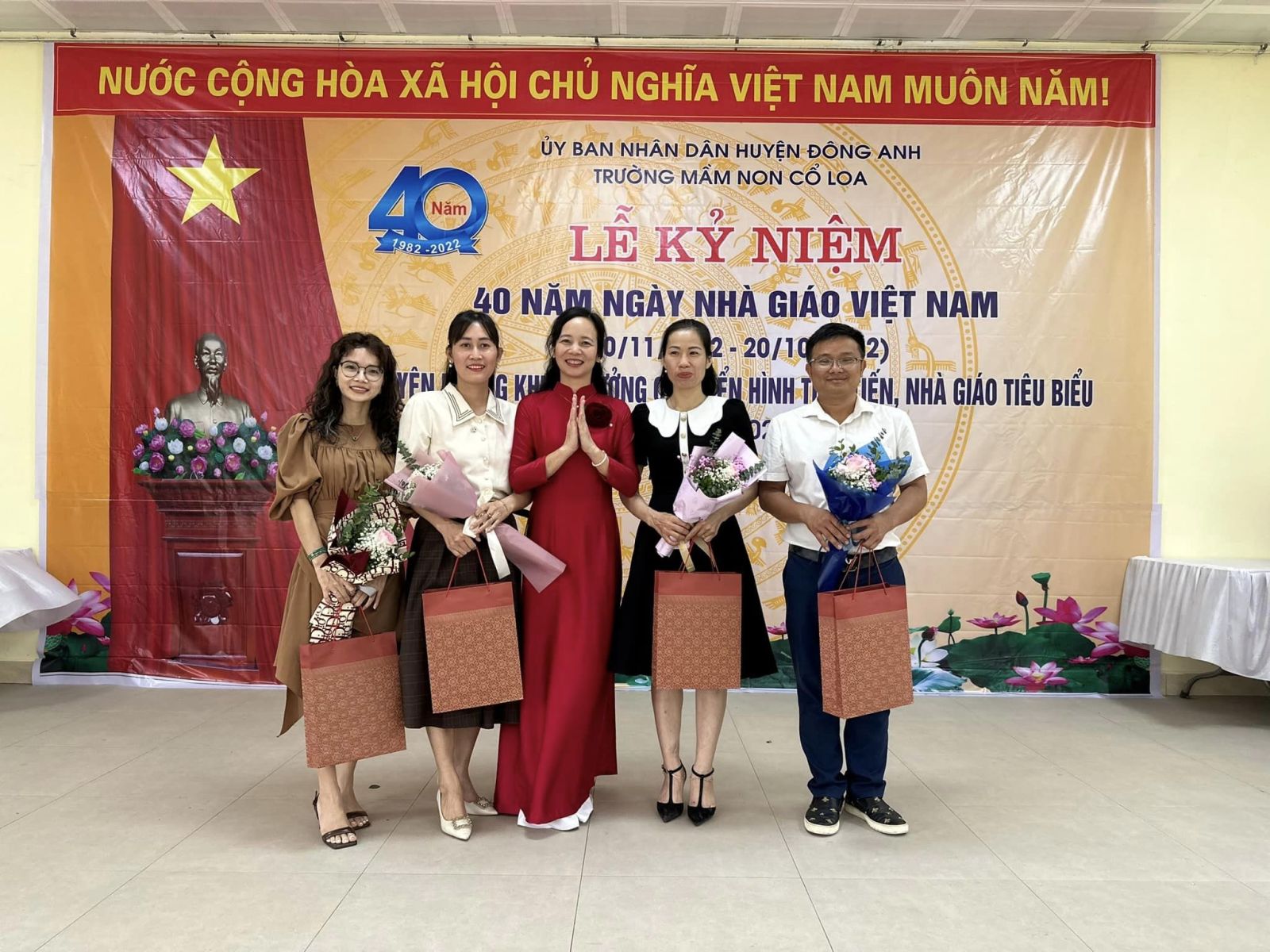 TRƯỜNG MẦM NON CỔ LOA LONG TRỌNG TỔ CHỨC: "LỄ KỶ NIỆM 40 NĂM NGÀY NHÀ GIÁO VIỆT NAM (20/11/1982 - 20/11/2022) TUYÊN DƯƠNG KHEN THƯỞNG CÁC ĐIỂN HÌNH TIÊN TIẾN, NHÀ GIÁO TIÊU BIỂU NĂM HỌC 2021 - 2022