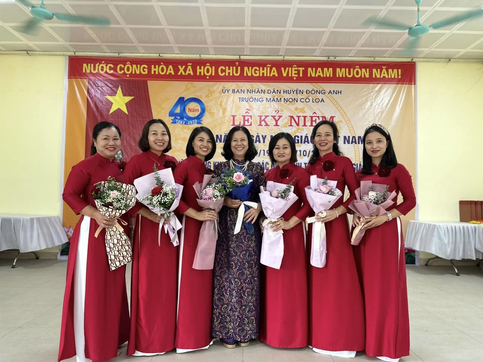 TRƯỜNG MẦM NON CỔ LOA LONG TRỌNG TỔ CHỨC: "LỄ KỶ NIỆM 40 NĂM NGÀY NHÀ GIÁO VIỆT NAM (20/11/1982 - 20/11/2022) TUYÊN DƯƠNG KHEN THƯỞNG CÁC ĐIỂN HÌNH TIÊN TIẾN, NHÀ GIÁO TIÊU BIỂU NĂM HỌC 2021 - 2022