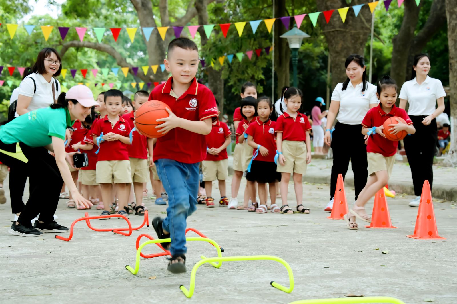" LỄ RA TRƯỜNG CHO CÁC BÉ KHỐI MGL TRƯỜNG MN CỔ LOA" và “NGÀY HỘI OLYMPIC THỂ THAO 2022".