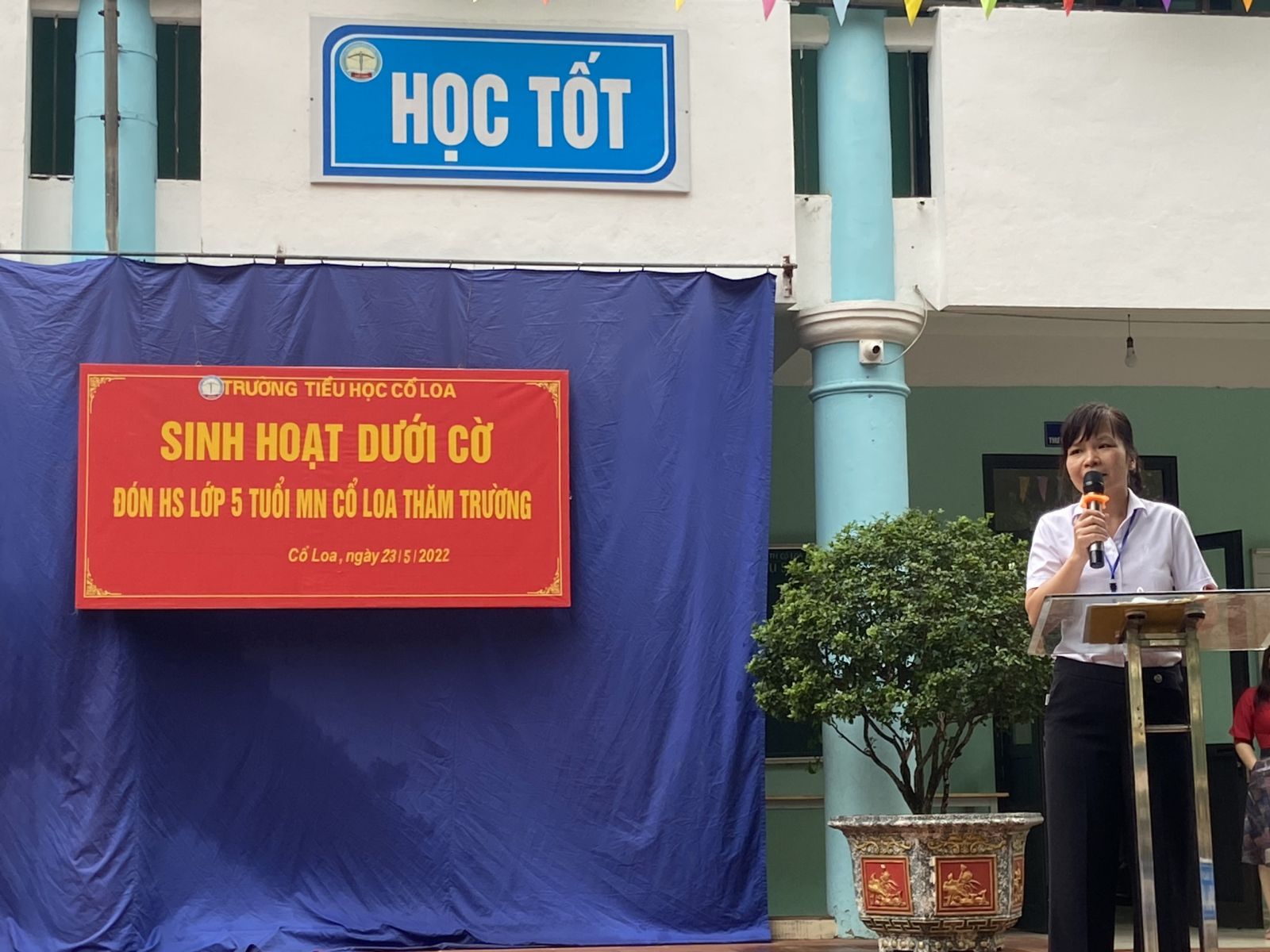 HOẠT ĐỘNG TRẢI NGHIỆM “ SINH HOẠT DƯỚI CỜ” CÙNG CÁC ANH, CHỊ TRƯỜNG TIỂU HỌC CỔ LOA CỦA CÁC BÉ KHỐI MGL (5-6) TRƯỜNG MẦM NON CỔ LOA