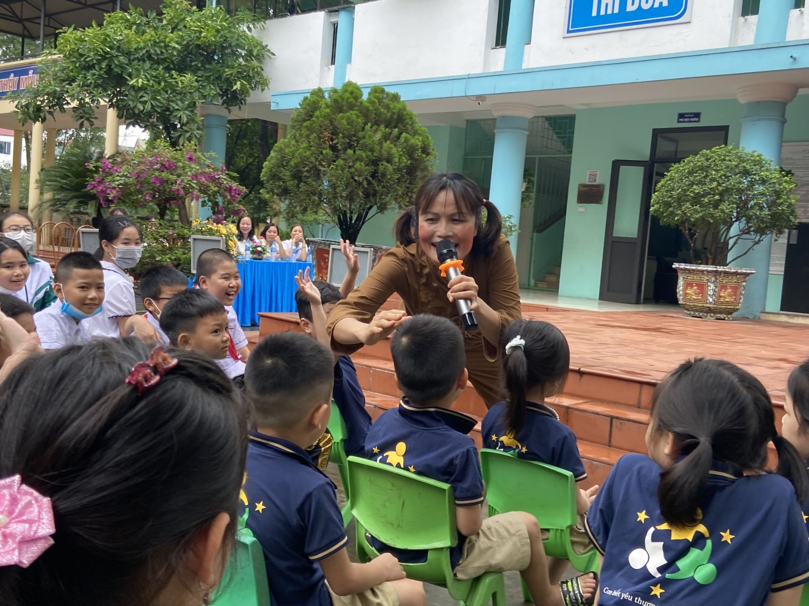 HOẠT ĐỘNG TRẢI NGHIỆM “ SINH HOẠT DƯỚI CỜ” CÙNG CÁC ANH, CHỊ TRƯỜNG TIỂU HỌC CỔ LOA CỦA CÁC BÉ KHỐI MGL (5-6) TRƯỜNG MẦM NON CỔ LOA