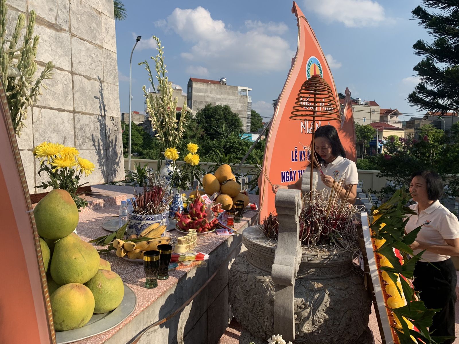 UỐNG NƯỚC NHỚ NGUỒN - KỶ NIỆM 75 NĂM NGÀY THƯƠNG BINH LIỆT SĨ
