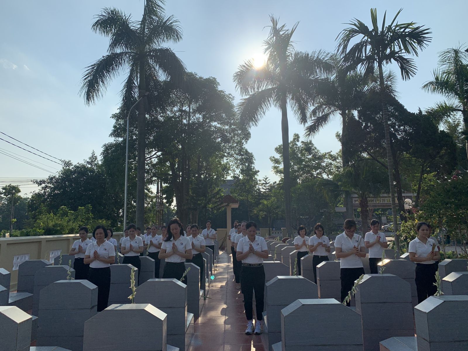 UỐNG NƯỚC NHỚ NGUỒN - KỶ NIỆM 75 NĂM NGÀY THƯƠNG BINH LIỆT SĨ