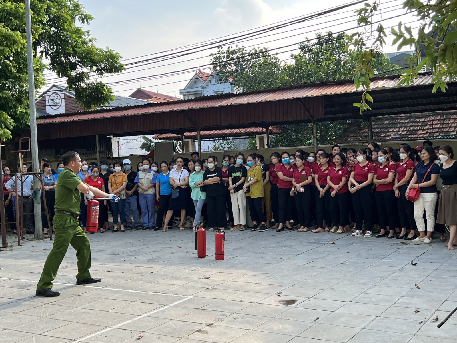 TRƯỜNG MẦM NON CỔ LOA THAM GIA HUẤN LUYỆN, BỒI DƯỠNG KIẾN THỨC VỀ  PHÒNG CHÁY CHỮA CHÁY, CỨU NẠN CỨU HỘ CÙNG KHỐI GIÁO DỤC XÃ CỔ LOA .
