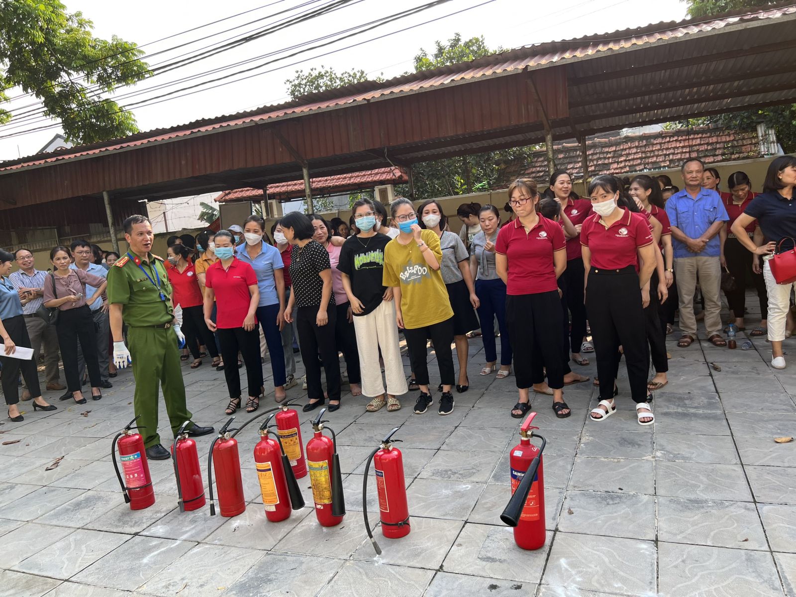 TRƯỜNG MẦM NON CỔ LOA THAM GIA HUẤN LUYỆN, BỒI DƯỠNG KIẾN THỨC VỀ  PHÒNG CHÁY CHỮA CHÁY, CỨU NẠN CỨU HỘ CÙNG KHỐI GIÁO DỤC XÃ CỔ LOA .