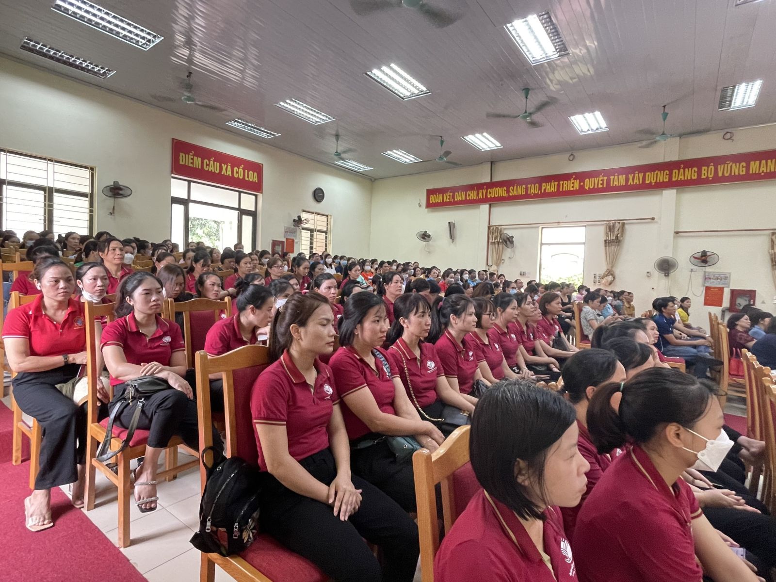 TRƯỜNG MẦM NON CỔ LOA THAM GIA HUẤN LUYỆN, BỒI DƯỠNG KIẾN THỨC VỀ  PHÒNG CHÁY CHỮA CHÁY, CỨU NẠN CỨU HỘ CÙNG KHỐI GIÁO DỤC XÃ CỔ LOA .