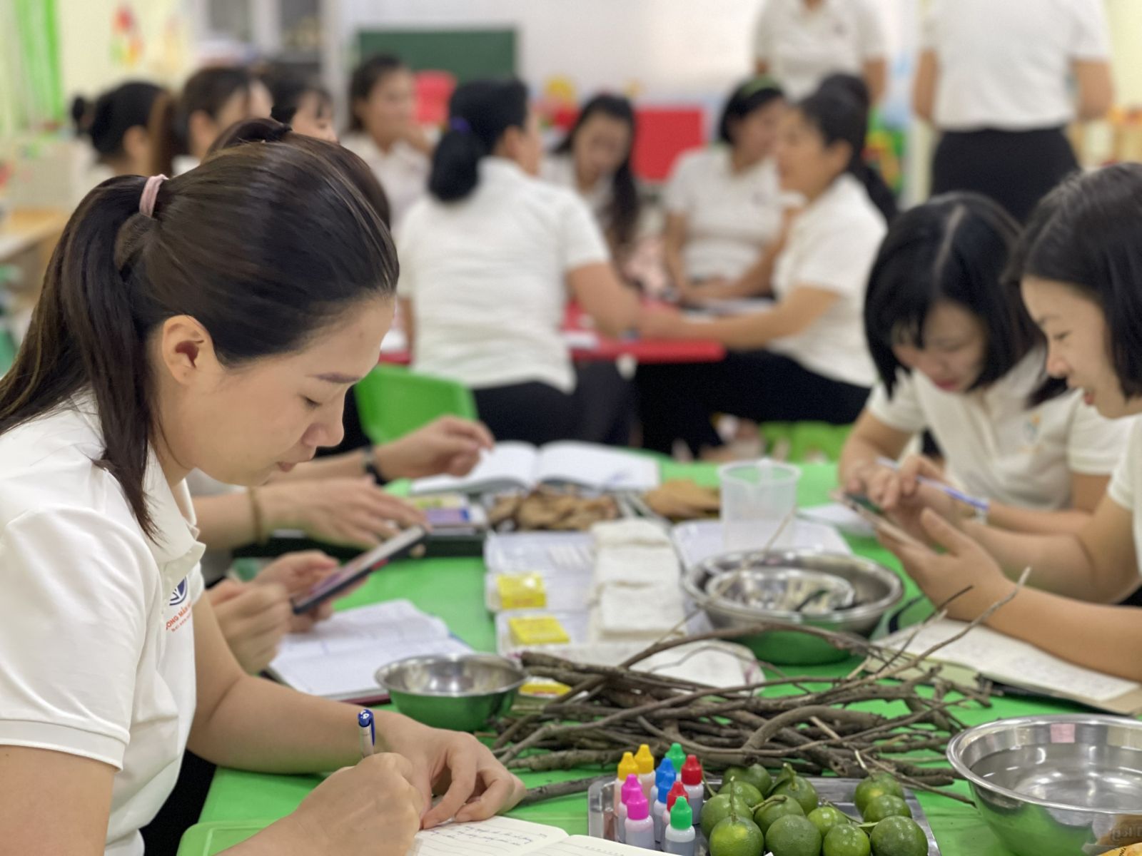 TRƯỜNG MẦM NON CỔ LOA TỔ CHỨC TẬP HUẤN CHUYÊN ĐỀ:  “CÁCH SỬ DỤNG NGUYÊN VẬT LIỆU RỜI TRONG THỰC HIỆN CHUYÊN ĐỀ XÂY DỰNG TRƯỜNG MẦM NON LẤY TRẺ LÀM TRUNG TÂM” NĂM HỌC 2022 – 2023.