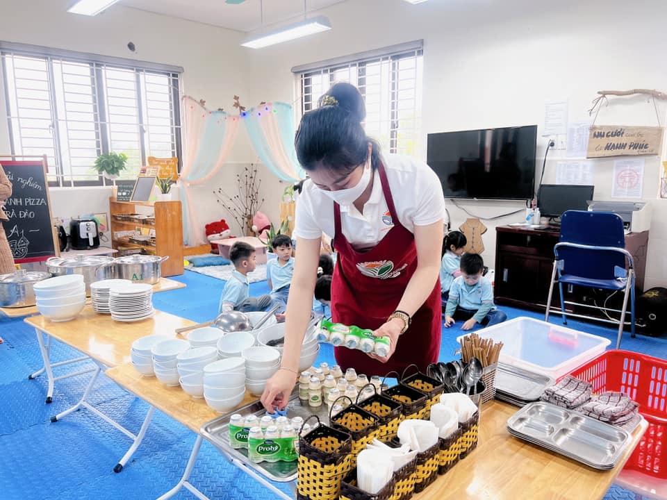 "TỔ CHỨC KIẾN TẬP ĐỔI MỚI HÌNH THỨC TRONG HOẠT ĐỘNG NUÔI DƯỠNG TRẺ TẠI TRƯỜNG MẦM NON CỔ LOA"