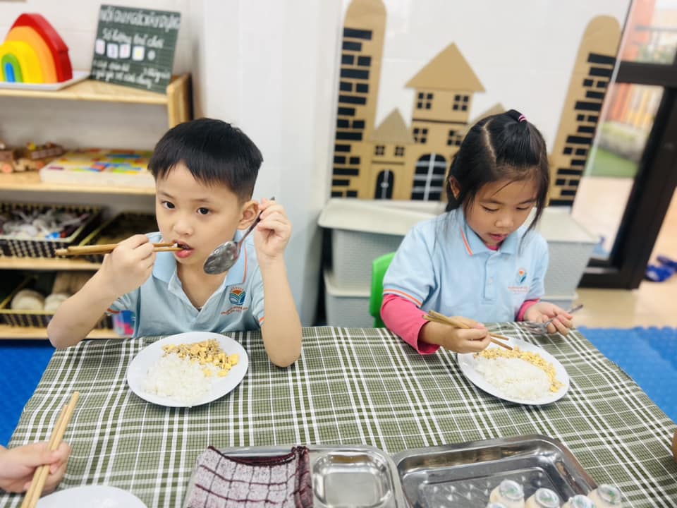 "TỔ CHỨC KIẾN TẬP ĐỔI MỚI HÌNH THỨC TRONG HOẠT ĐỘNG NUÔI DƯỠNG TRẺ TẠI TRƯỜNG MẦM NON CỔ LOA"