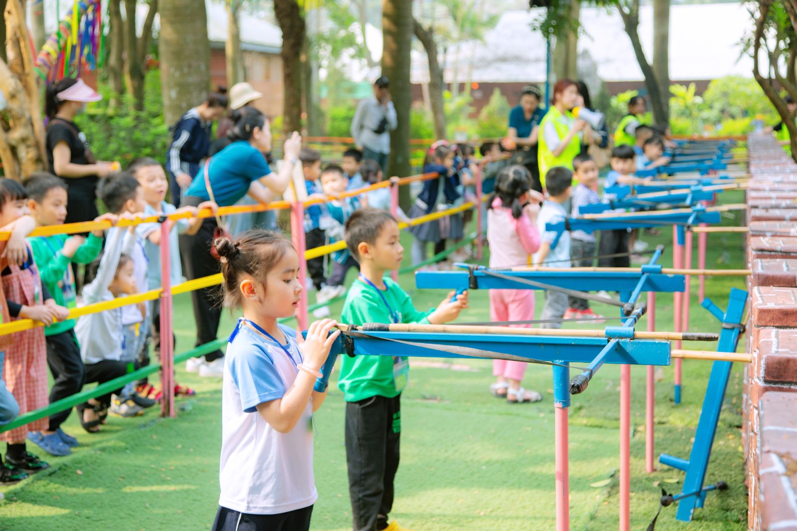 HOẠT ĐỘNG THAM QUAN TRẢI NGHIỆM TẠI KHU TRANG TRẠI GIÁO DỤC CÁNH BUỒM XANH CỦA KHỐI MẪU GIÁO LỚN VÀ MẪU GIÁO NHỠ
