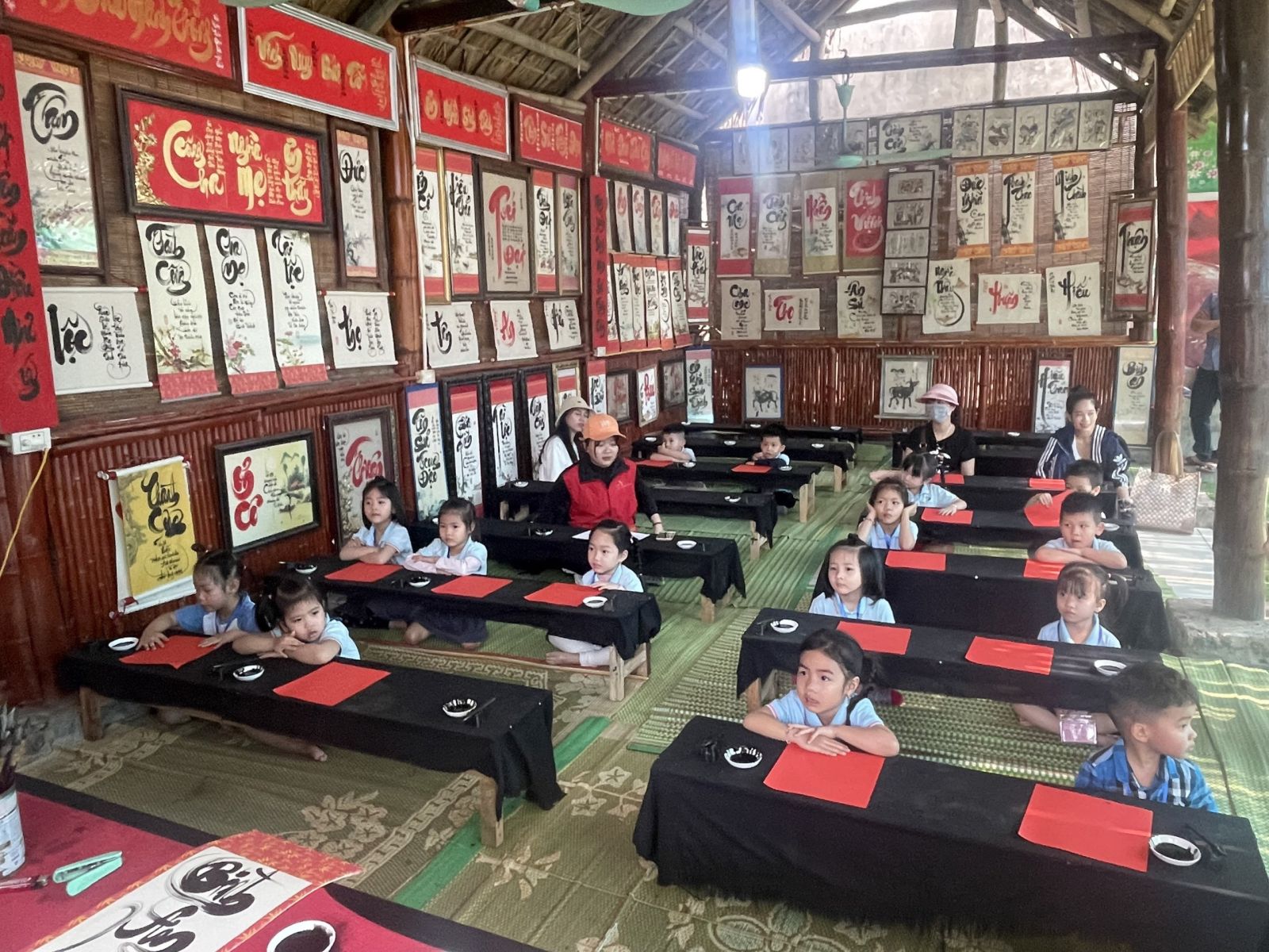 HOẠT ĐỘNG THAM QUAN TRẢI NGHIỆM TẠI KHU TRANG TRẠI GIÁO DỤC CÁNH BUỒM XANH CỦA KHỐI MẪU GIÁO LỚN VÀ MẪU GIÁO NHỠ