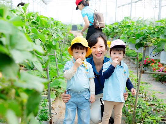 “HOẠT ĐỘNG TRẢI NGHIỆM THÚ VỊ VÀ BỔ ÍCH CỦA CÁC BẠN NHỎ KHỐI NHÀ TRẺ VÀ KHỐI MẪU GIÁO BÉ TRƯỜNG MẦM NON CỔ LOA”