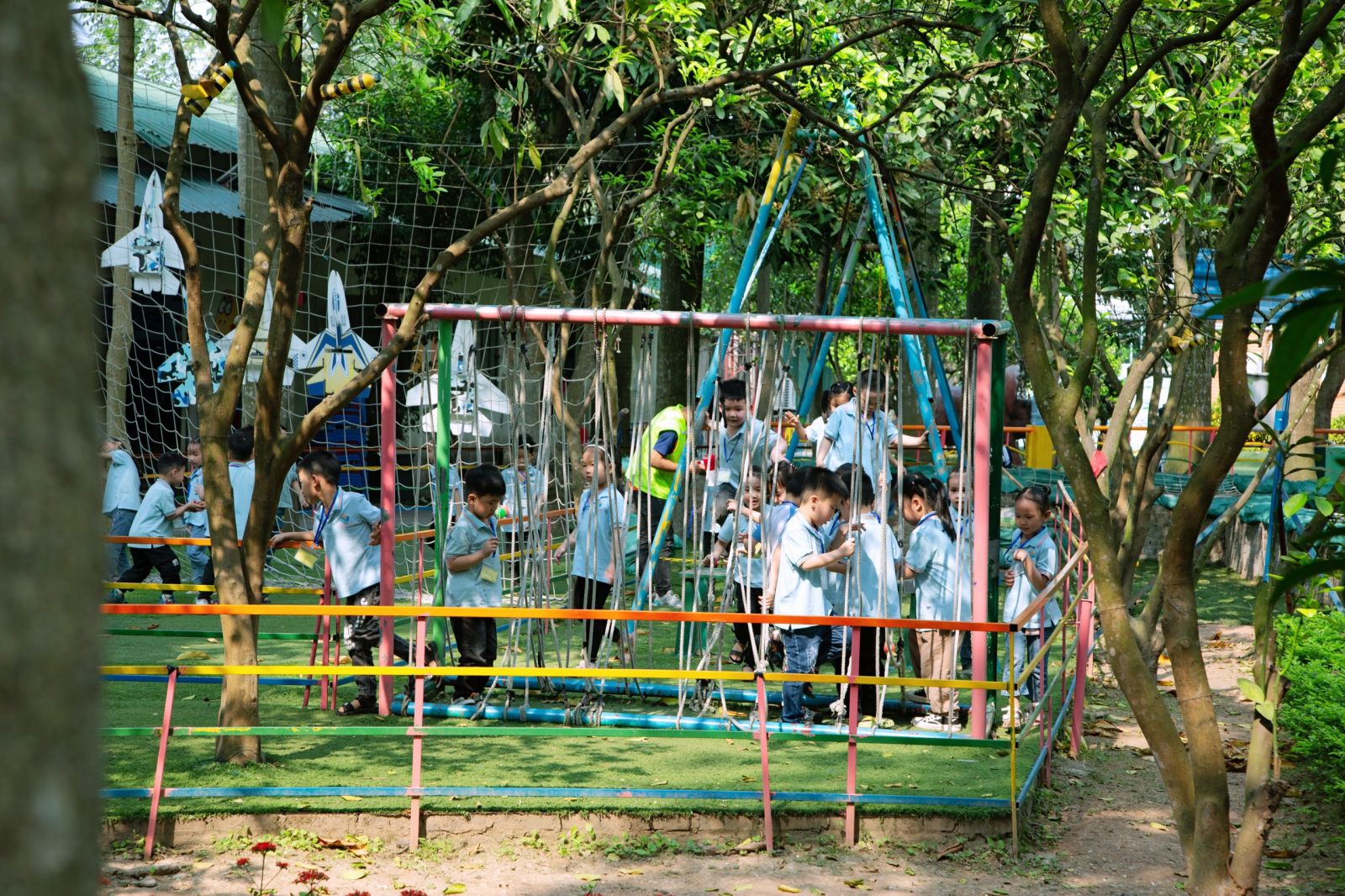 HOẠT ĐỘNG THAM QUAN TRẢI NGHIỆM TẠI KHU TRANG TRẠI GIÁO DỤC CÁNH BUỒM XANH CỦA KHỐI MẪU GIÁO LỚN VÀ MẪU GIÁO NHỠ