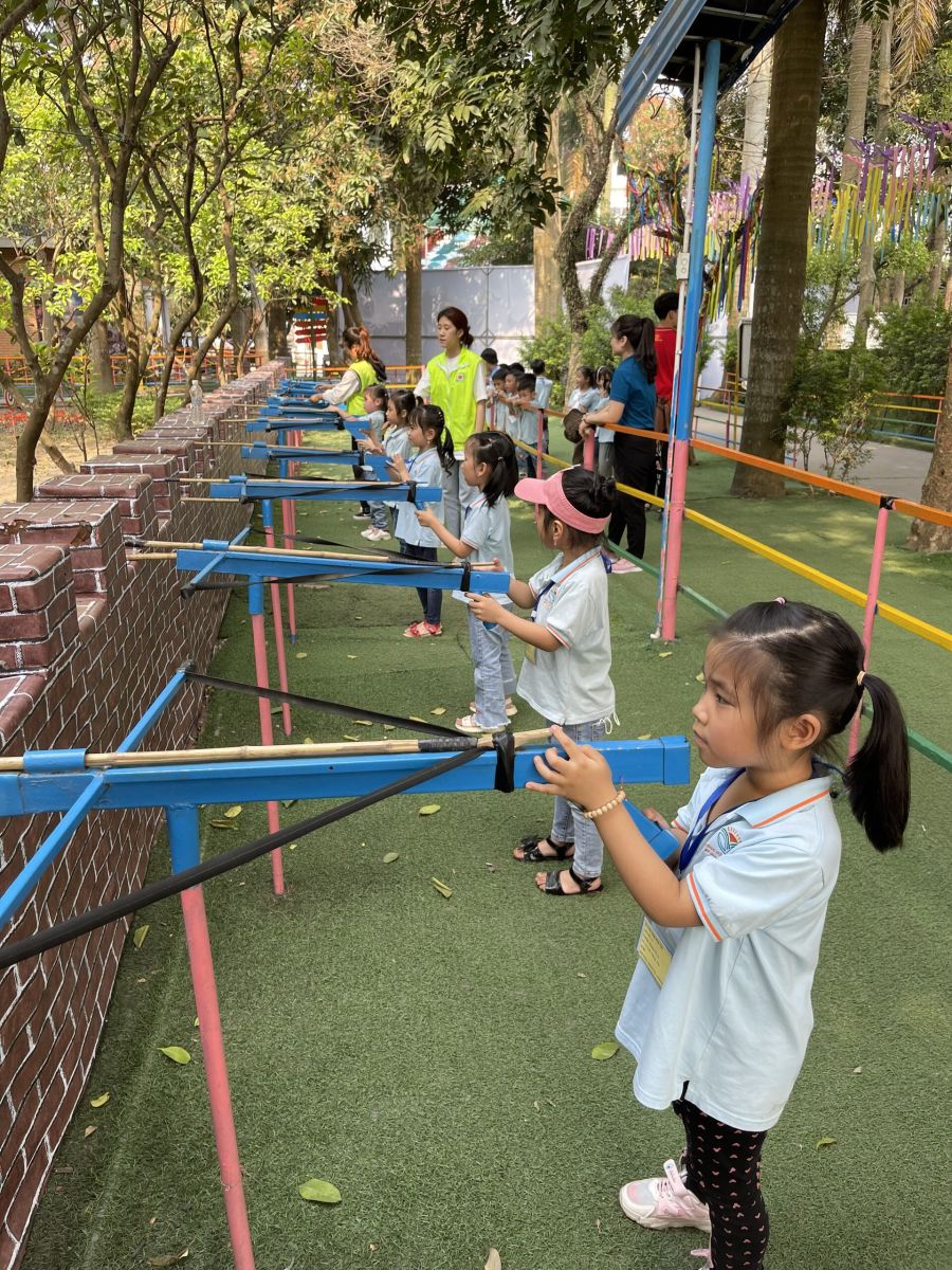 HOẠT ĐỘNG THAM QUAN TRẢI NGHIỆM TẠI KHU TRANG TRẠI GIÁO DỤC CÁNH BUỒM XANH CỦA KHỐI MẪU GIÁO LỚN VÀ MẪU GIÁO NHỠ