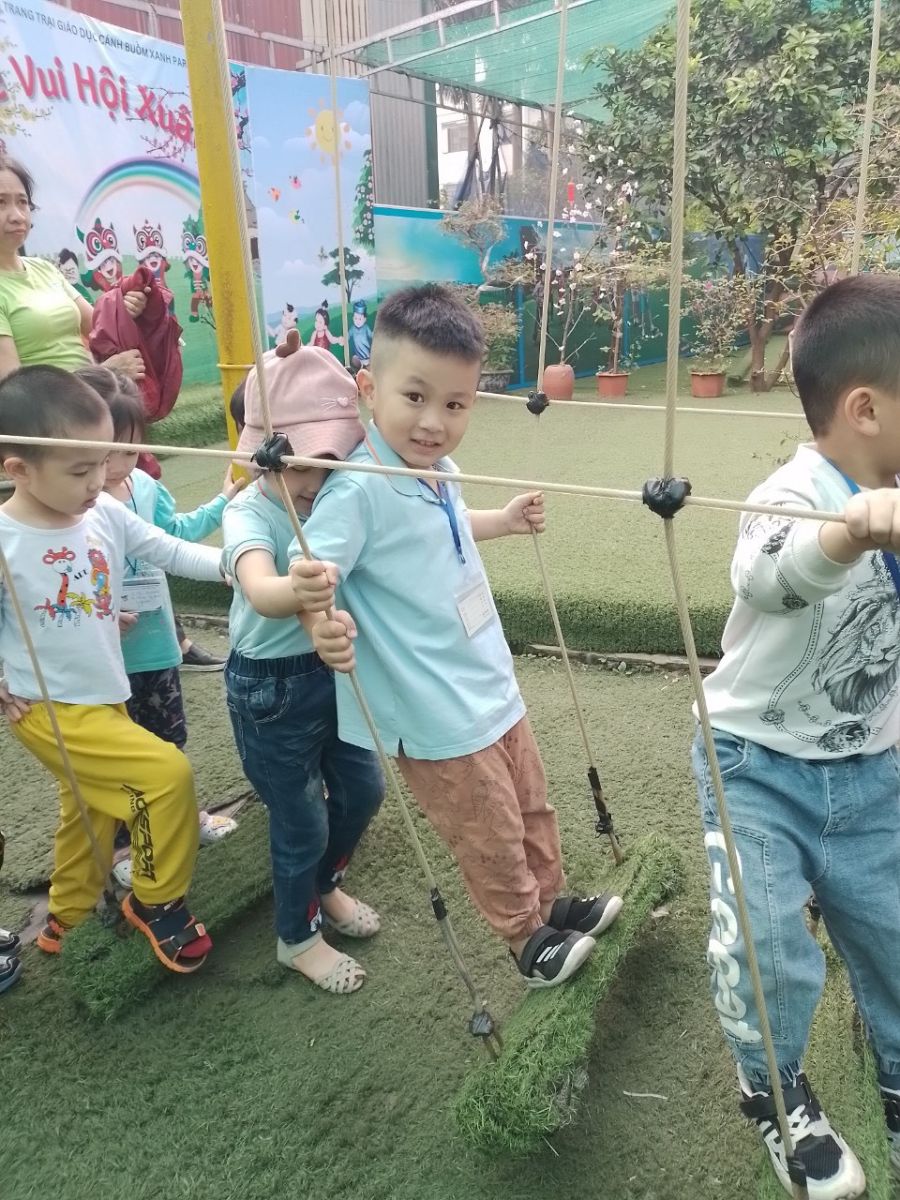 HOẠT ĐỘNG THAM QUAN TRẢI NGHIỆM TẠI KHU TRANG TRẠI GIÁO DỤC CÁNH BUỒM XANH CỦA KHỐI MẪU GIÁO LỚN VÀ MẪU GIÁO NHỠ