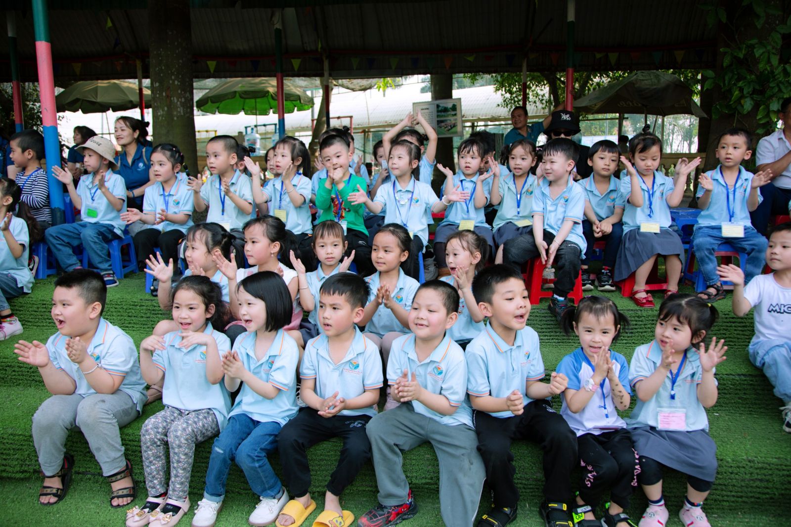 HOẠT ĐỘNG THAM QUAN TRẢI NGHIỆM TẠI KHU TRANG TRẠI GIÁO DỤC CÁNH BUỒM XANH CỦA KHỐI MẪU GIÁO LỚN VÀ MẪU GIÁO NHỠ
