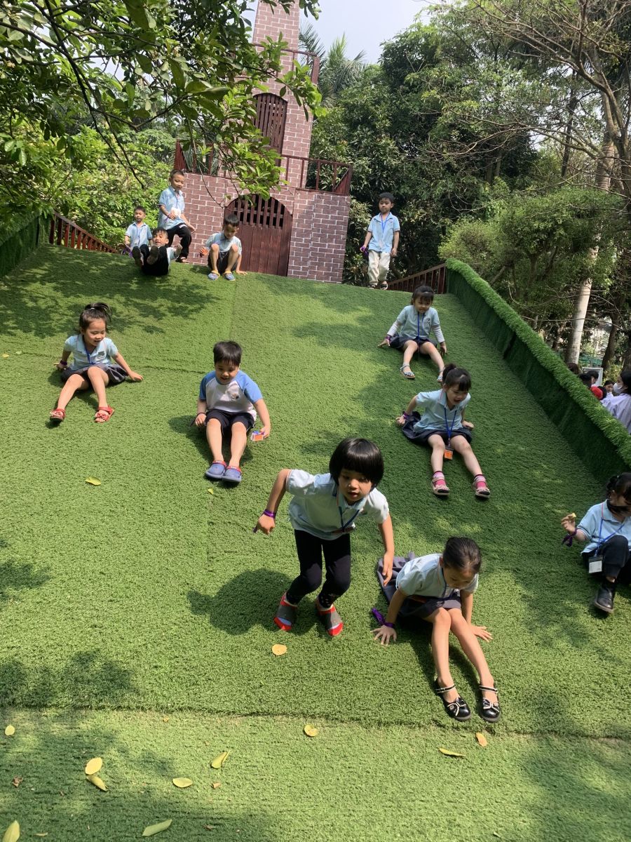 HOẠT ĐỘNG THAM QUAN TRẢI NGHIỆM TẠI KHU TRANG TRẠI GIÁO DỤC CÁNH BUỒM XANH CỦA KHỐI MẪU GIÁO LỚN VÀ MẪU GIÁO NHỠ